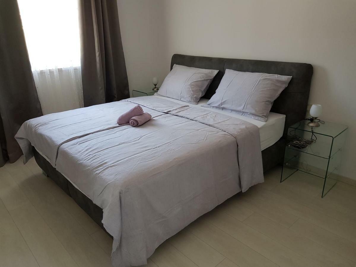 Apartmani Marella Donji Seget Dış mekan fotoğraf